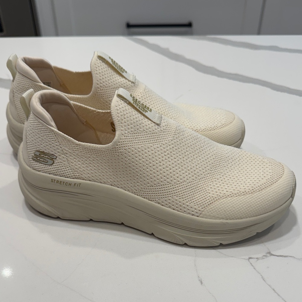 Skechers Martha Stewart D'lux Walker Off White Stretch Fit 149128 Women Sz 8.5